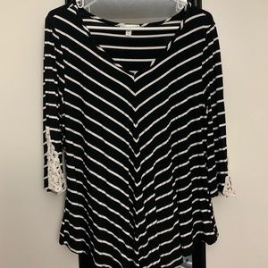 3/4 sleeve stripped top with lace accents